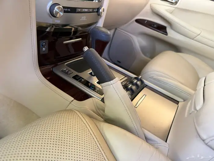 لكزس المديل 2014 مخزن الدفعة الأولى سعودي عبداللطيف جميل 33