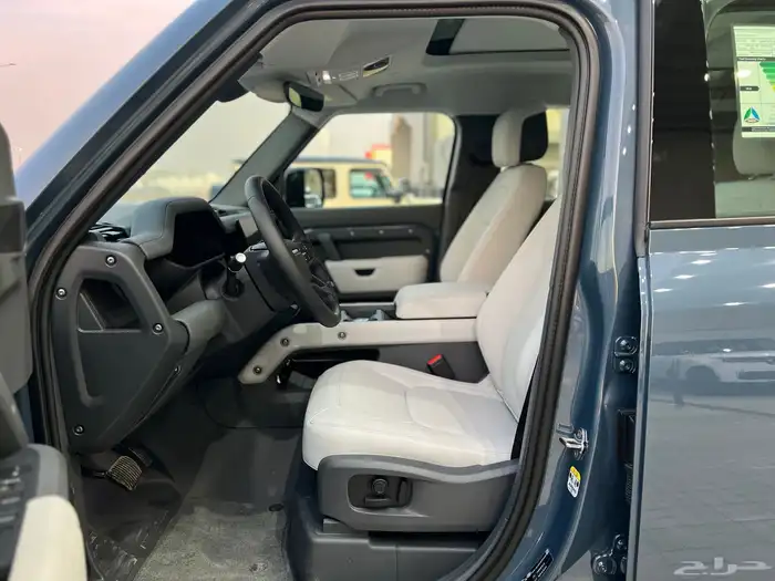 لاند روفر ديفندر SE دائمك X موديل 2025 13