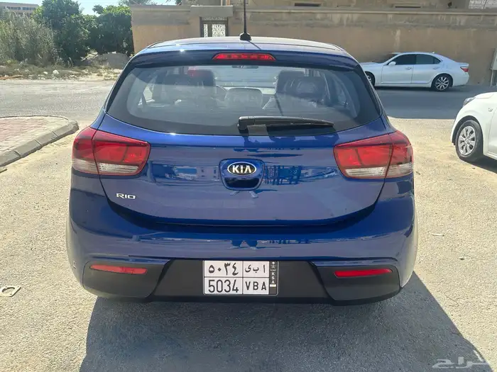 كيا ريو هاتشباك لون ازرق نص فل موديل 2020 0