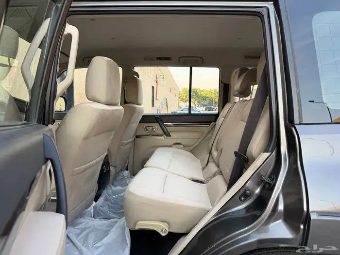 ميتسوبيشي باجيرو موديل 2020 25