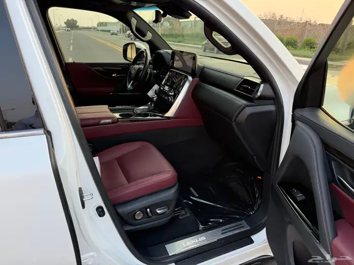 جيب لكزس LX600 2022 - شبه الجديد سعودي 24