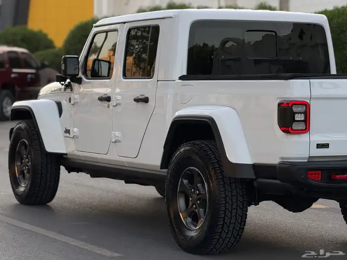 جلاديتور روبيكون 2020 نظيف جدا 9