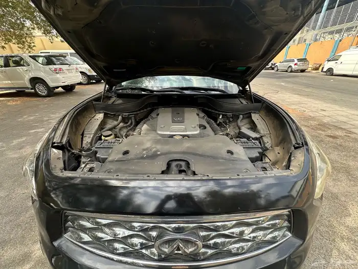 انفنتي اف اكس 6 سلندر اسود 11