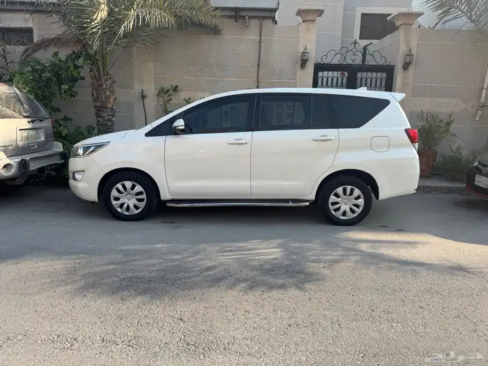 تويوتا أنو ا ممشى قليل جدا 7