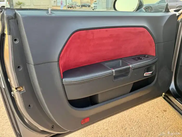 للبيع  دودج تشالنجر SRT   موديل 2013 13