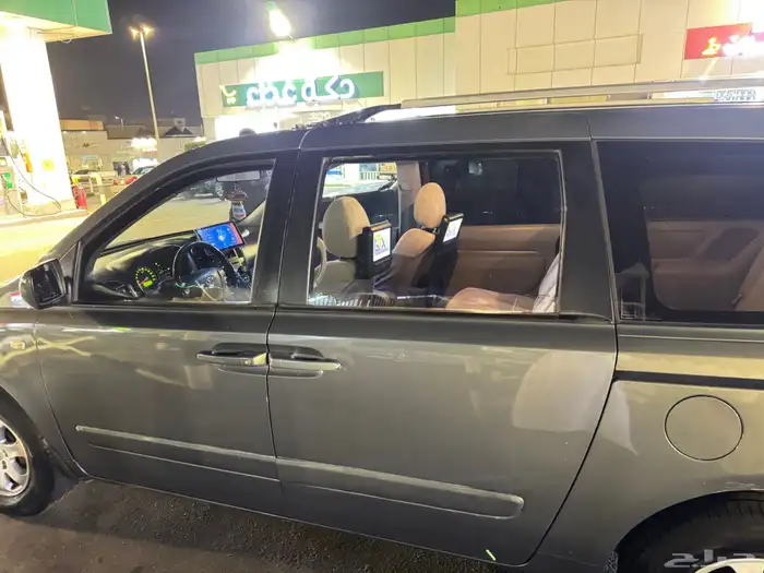 كيا كارنفال 2009 نظيفه 12