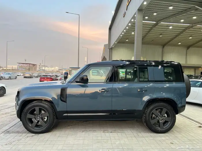 لاند روفر ديفندر SE دائمك X موديل 2025 4