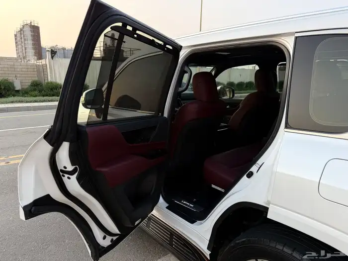 جيب لكزس LX600 2022 - شبه الجديد سعودي 31