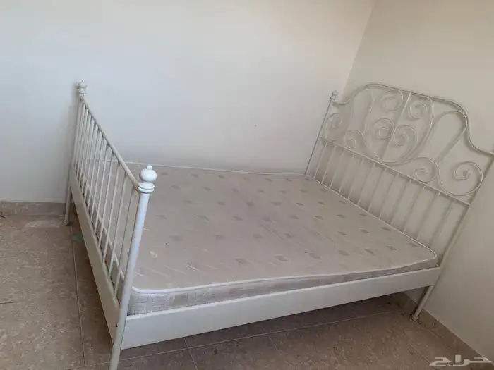 سرير بحالة ممتازة 0