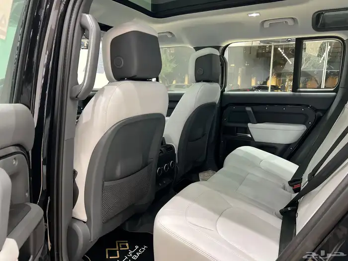 Land Rover Defender HSE 110 Saudi New 8