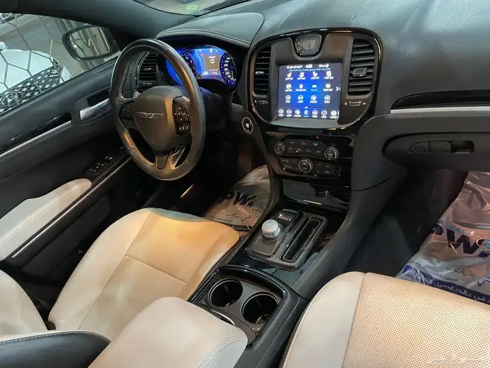 كرايسلر 300s موديل 2023 فل كامل 9