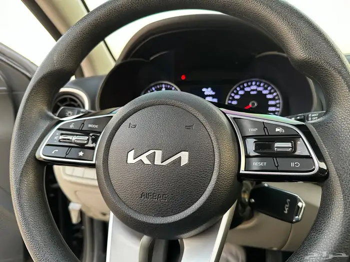 كيا سيراتو فتحه سقف 2022 بنزين 12