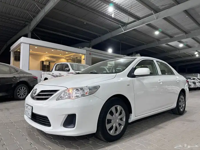 تويوتا كورولا 2013 أوتوماتيك ( مخزنه ) 1