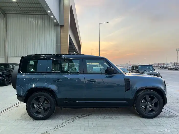 لاند روفر ديفندر SE دائمك X موديل 2025 5