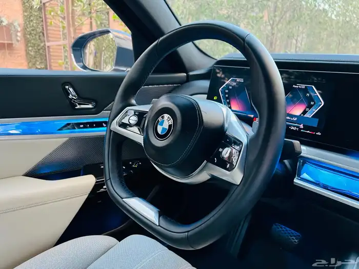 BMW 735Li 2023 ناغي تحت الضمان 32