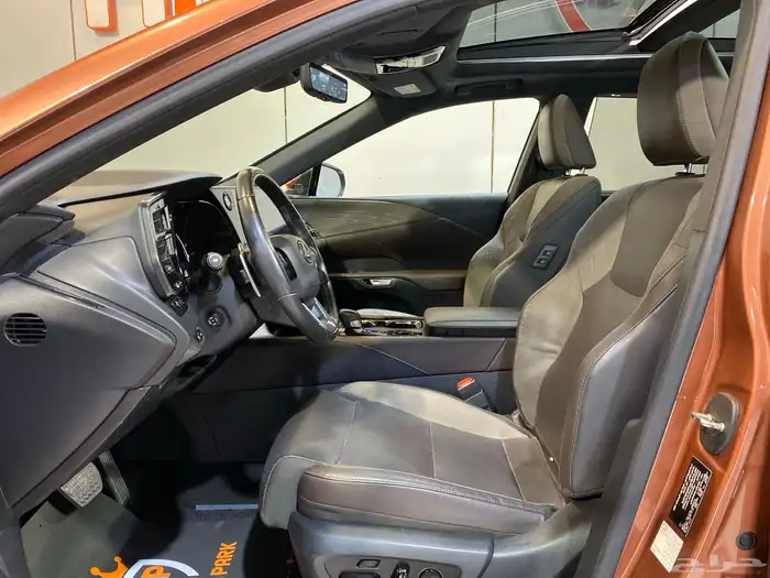 لكزس RX350 2023 ( العداد 15 الف ) بحالة الوكالة 25