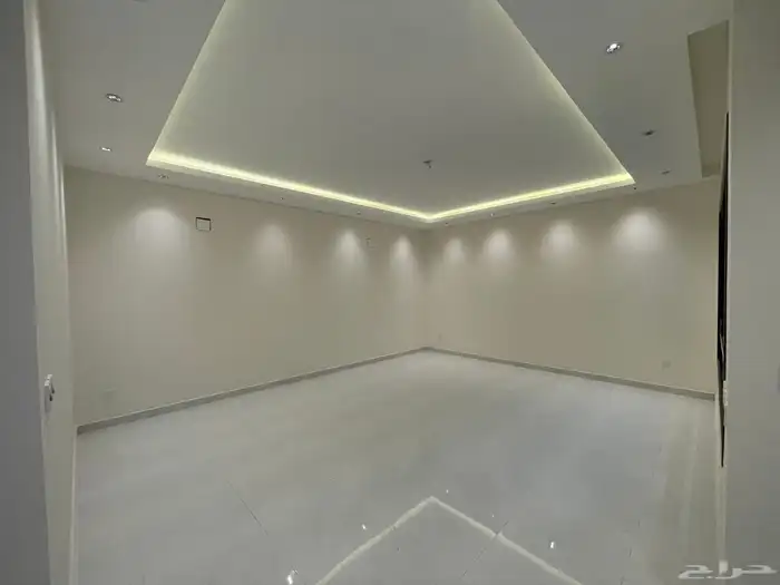 فيلا للإيجار المشرقية حي الجنادرية 16