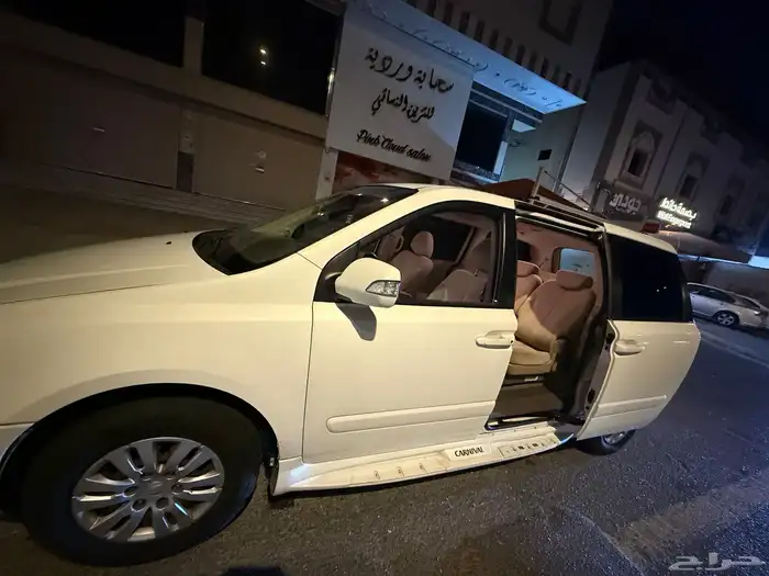 كيا كرنفال 7 راكب مجدد مفحوص 2015 للبيع 6