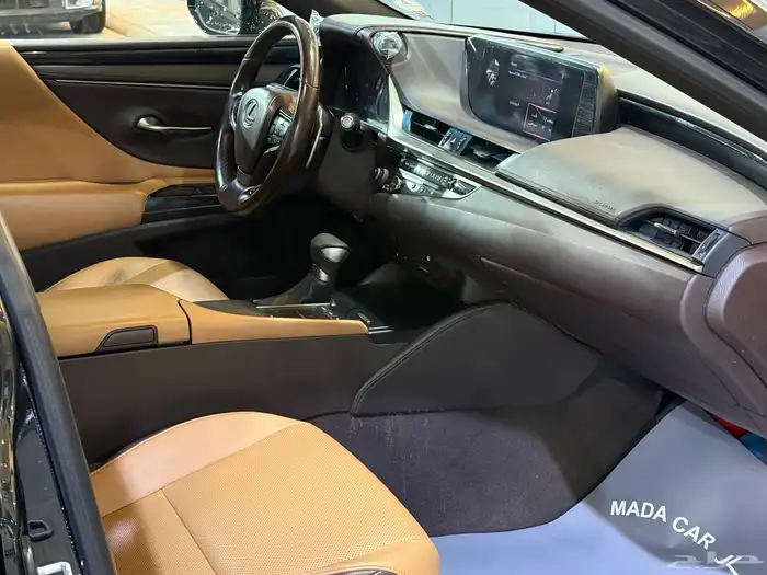 لكزس - ES 300 h - 2020 - ممشى قليل ( بحاله ممتازه ) 4