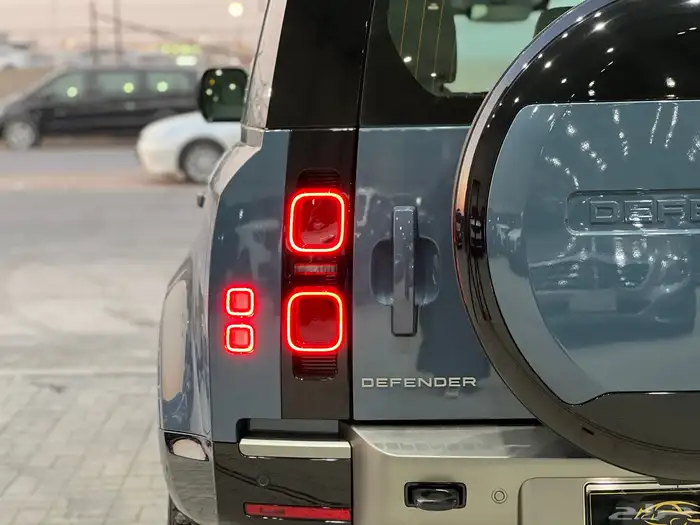 لاند روفر ديفندر SE دائمك X موديل 2025 9