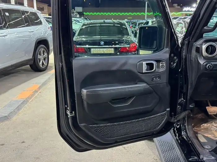 جيب رانجلر صحارى موديل 2023 ( بحالة ممتازة ) 6