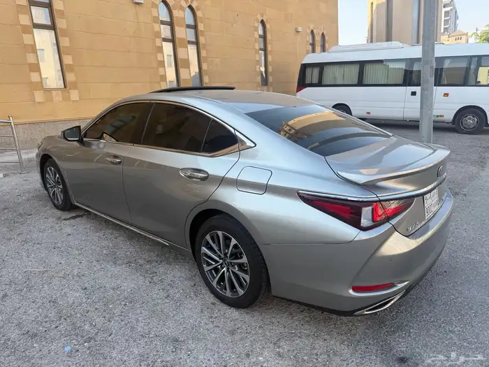 لكزس ES 350 SA فئة CA بريمي 2024 4