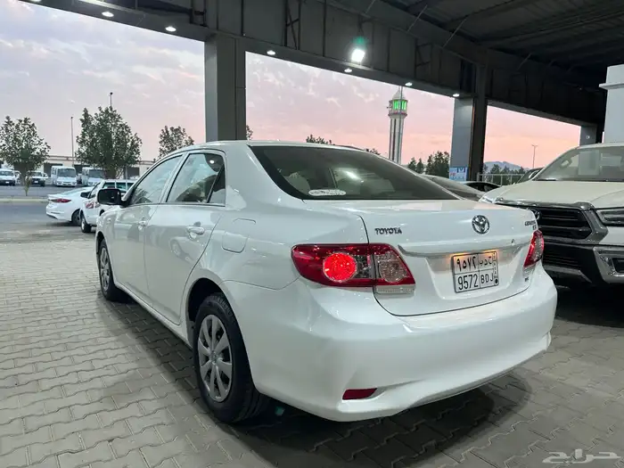 تويوتا كورولا 2013 أوتوماتيك ( مخزنه ) 10