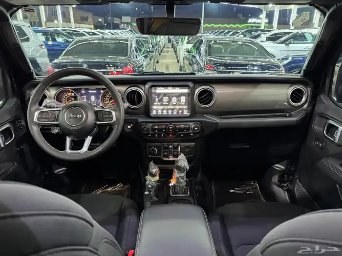 جيب رانجلر صحارى موديل 2023 ( بحالة ممتازة ) 43