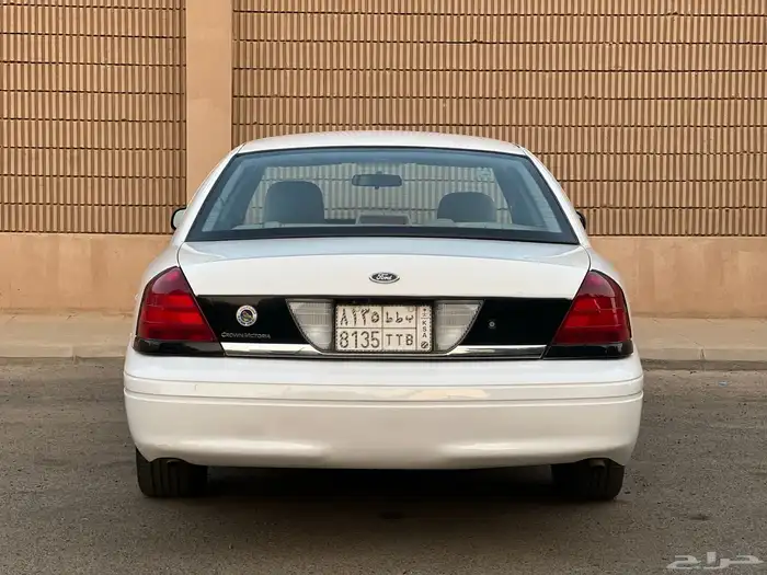 فورد بوليسي اصلي فكتوريا 2011 سعودي نظيف 5