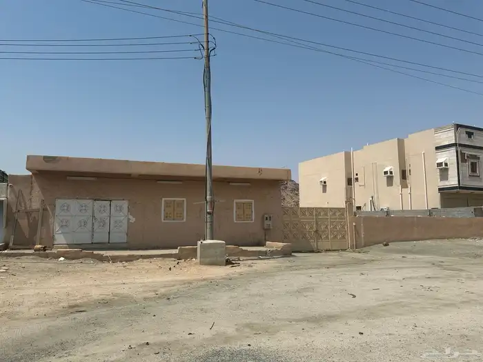 للايجار بجعرانه على الشارع العام المساحه 1800 2