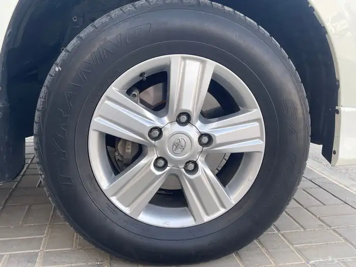 للبيع جيب لاندكروزر موديل 2014 بريمي 3