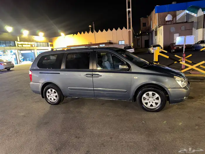 كيا كارنفال 2009 نظيفه 36