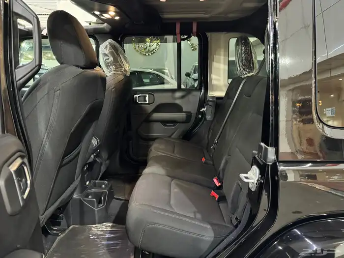 جيب رانجلر صحارى موديل 2023 ( بحالة ممتازة ) 16