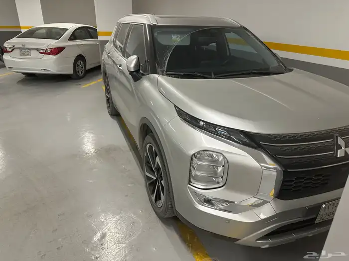 متسوبيشي اوتلاندر مديل 2023 لتنازل 2