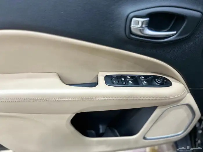 جيب كومباس 17