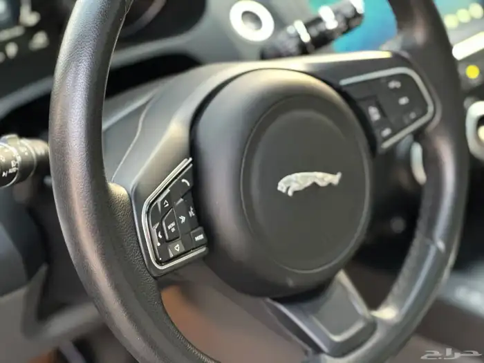 جيب جاكوار E PACE 2020 شبه جديد 34
