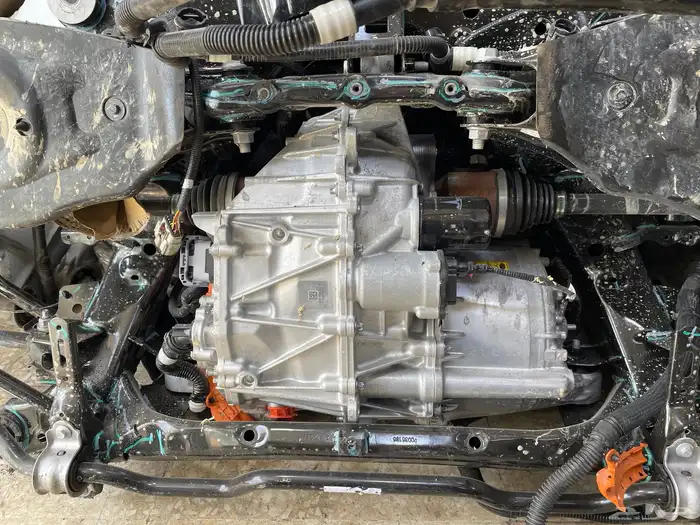 قطع غيار تسلا بجميع فئاتها 7