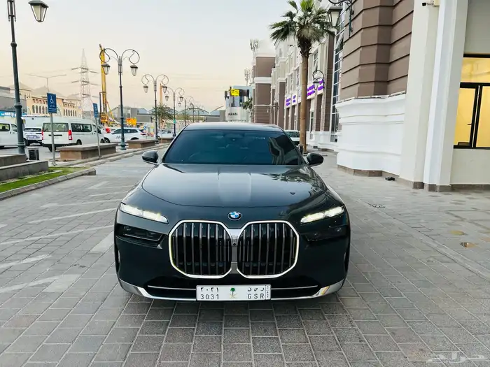 BMW 735Li 2023 ناغي تحت الضمان 8