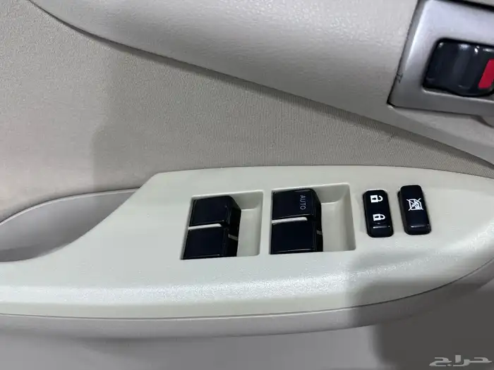 تويوتا كورولا 2013 أوتوماتيك ( مخزنه ) 43