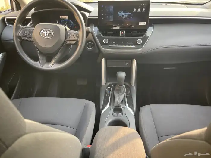 تويوتا- كورولا كروس-2025-أصفار- بنزين- بطاقة جمركية 25