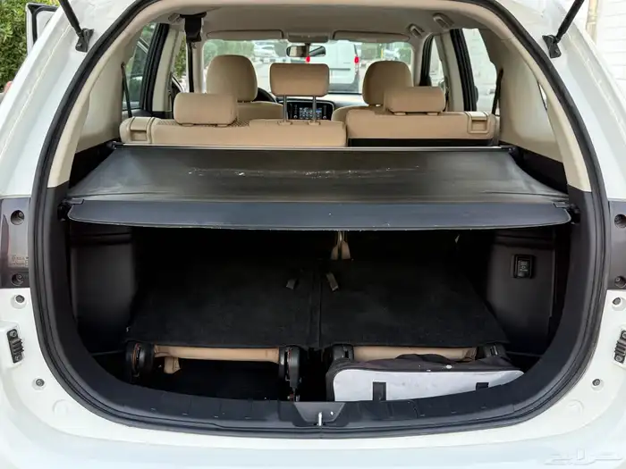 ميتسوبيشي اوتلاندر 2020 -7مقاعد 10