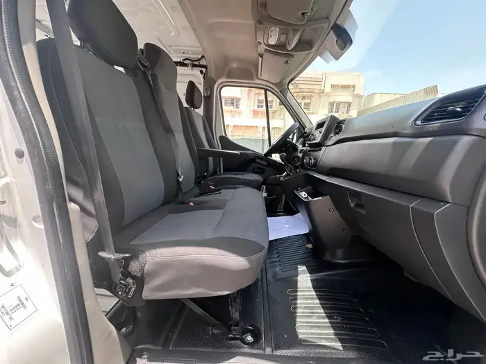 رينو ماستر 2021 ديزل جير عادي بضاعه نضيف محركات وكالة 8