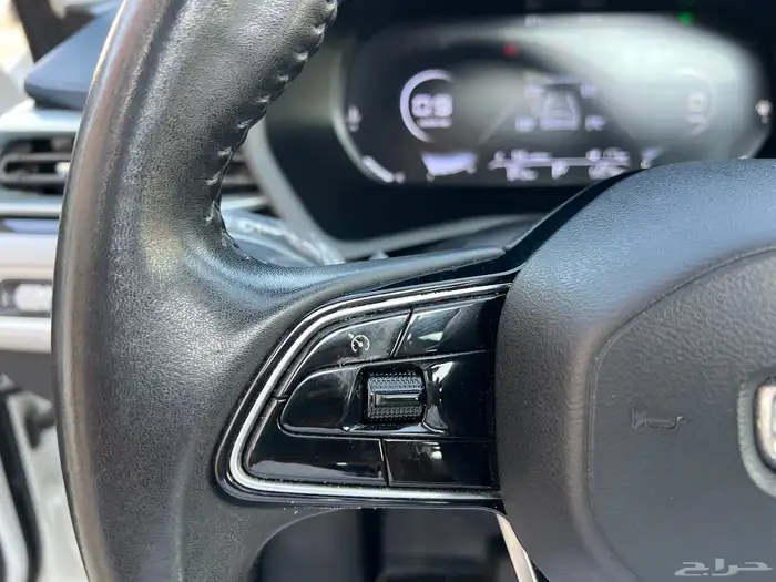 جيلي امجراند 2023 فتحة جلد فل كامل عداد قليل 16