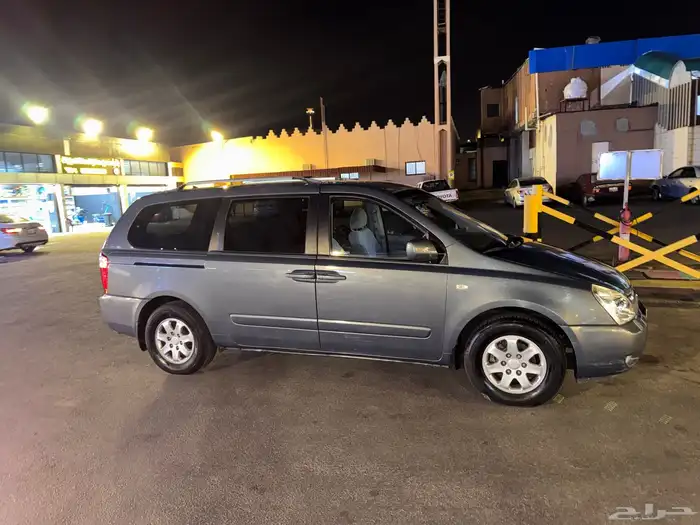 كيا كارنفال 2009 نظيفه 35