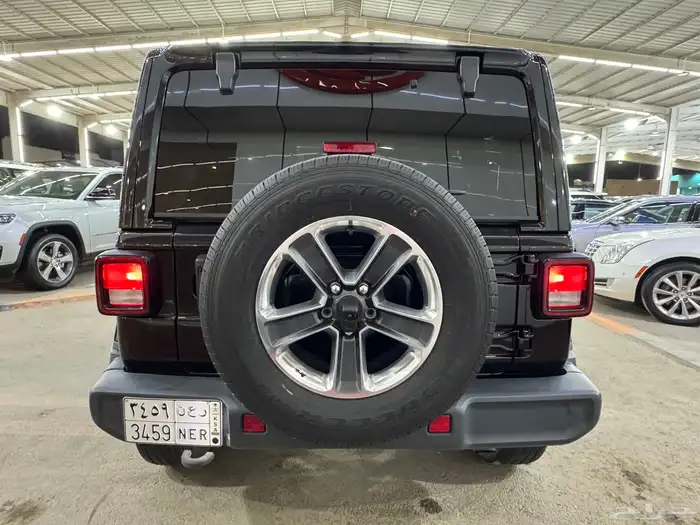 جيب رانجلر صحارى موديل 2023 ( بحالة ممتازة ) 8