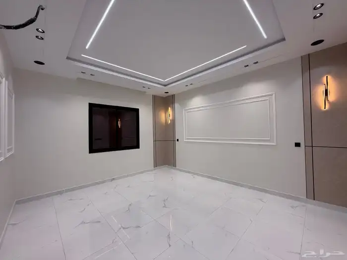 للبيع شقة علوي نظام دور بسطح خاص خلف ساكو طريق أبها الخميس 21