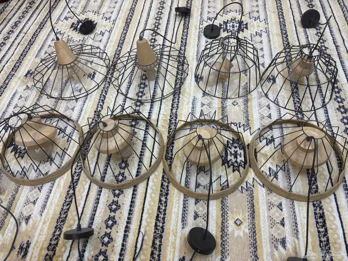 ثريات معلقه بإضاءت للبيع 1