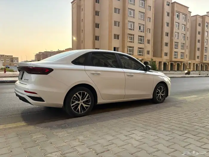 جيلي امجراند 4