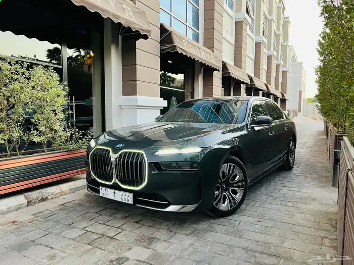 BMW 735Li 2023 ناغي تحت الضمان 18