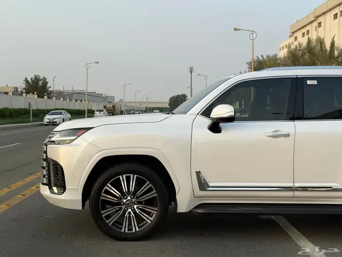 جيب لكزس LX600 2022 - شبه الجديد سعودي 8